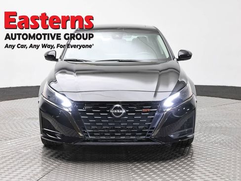 Used 2023 Nissan Altima 2.5 SR w/ SR Premium Package AWD/4WD image 2