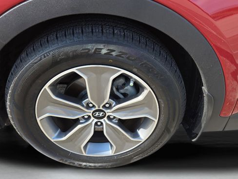 Used 2014 Hyundai Santa Fe GLS image 23