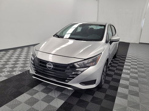 Used 2025 Nissan Versa SV FWD image 15