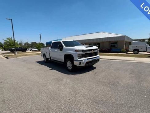 Used 2025 Chevrolet Silverado 3500 LT w/ Convenience Package AWD/4WD image 7