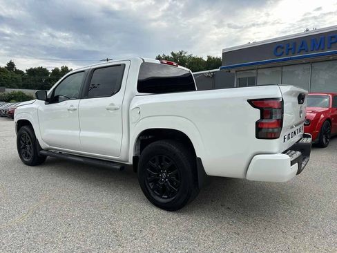 Used 2023 Nissan Frontier SV w/ Midnight Edition Package AWD/4WD image 6