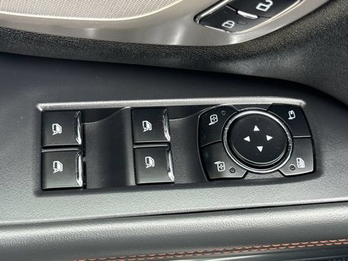 Used 2025 Ford Expedition Active AWD/4WD image 14