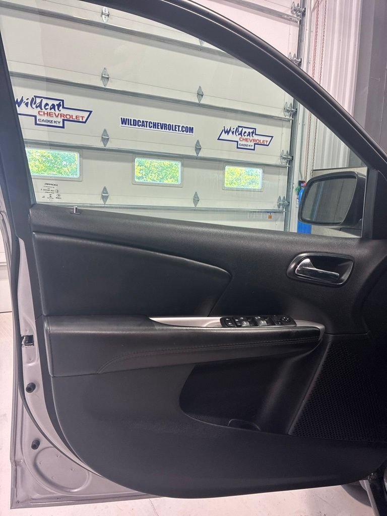 Used 2019 Dodge Journey SE w/ Connectivity Group FWD image 10