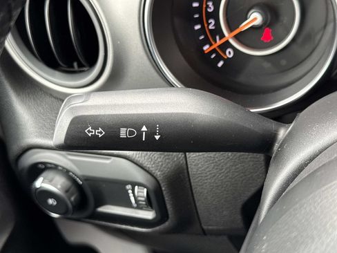 Used 2023 Jeep Wrangler Sport AWD/4WD image 9