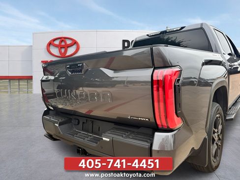 Used 2025 Toyota Tundra Limited AWD/4WD image 42