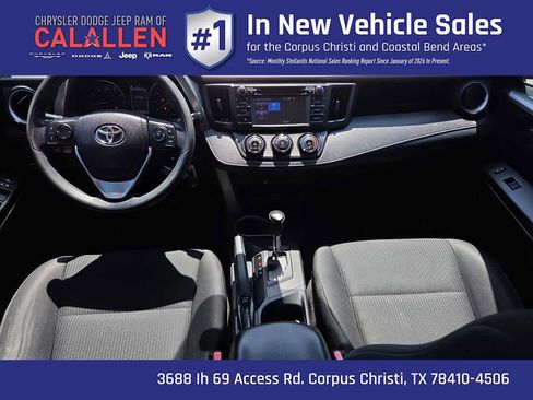 Used 2018 Toyota RAV4 LE FWD image 17