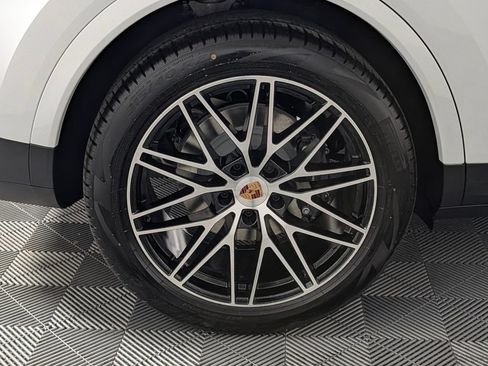 New 2026 Porsche Cayenne Coupe AWD/4WD image 13