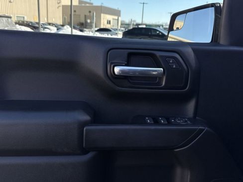 Used 2019 Chevrolet Silverado 1500 Custom w/ Custom Value Package image 14