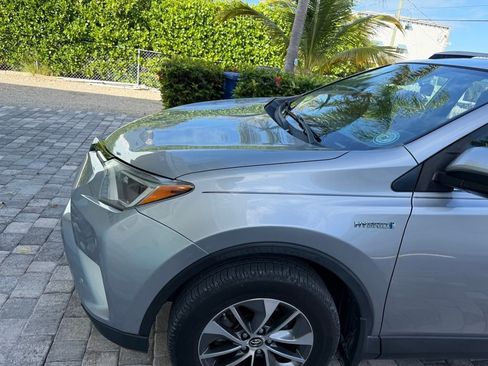 Used 2018 Toyota RAV4 XLE w/ Convenience Package image 12