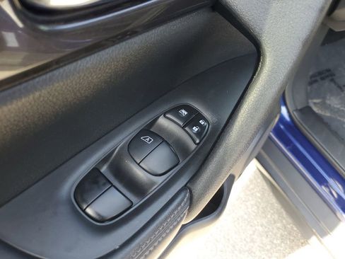 Used 2018 Nissan Rogue S image 26