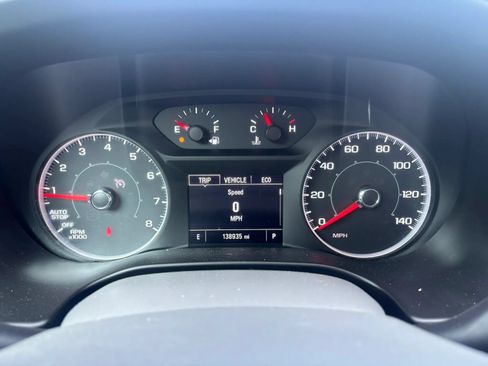 Used 2019 GMC Acadia SLE FWD image 13