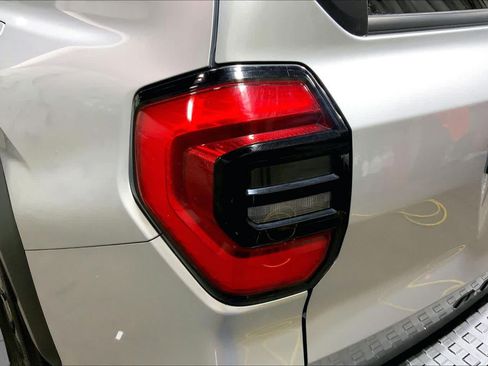 Used 2025 Toyota 4Runner SR5 AWD/4WD image 29