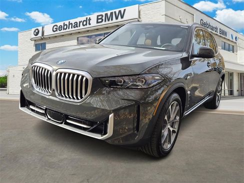 New 2026 BMW X5 xDrive50e w/ Premium Package image 3