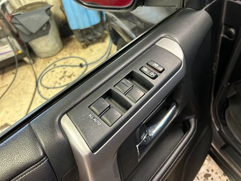 Used 2018 Toyota 4Runner SR5 Premium AWD/4WD image 15