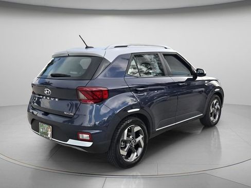 Used 2023 Hyundai Venue Limited w/ Cargo Package FWD image 7