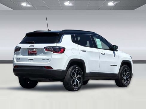 Used 2025 Jeep Compass Limited AWD/4WD image 9