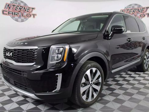 Used 2022 Kia Telluride EX w/ EX Premium Package FWD image 3