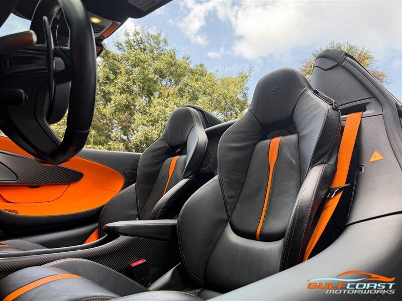 Used 2018 McLaren 570S Spider RWD image 22