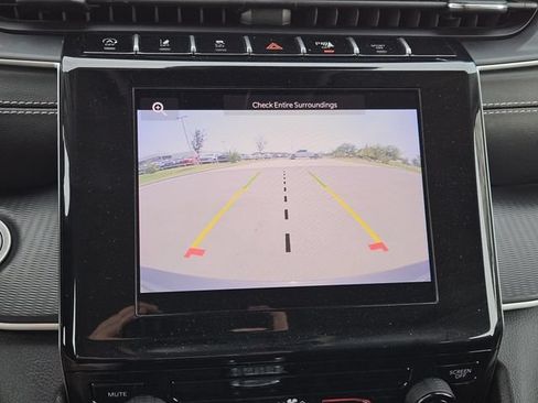Used 2024 Jeep Grand Cherokee Laredo RWD image 18