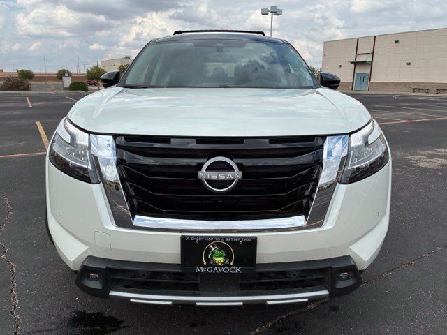 Certified 2024 Nissan Pathfinder SL FWD image 9