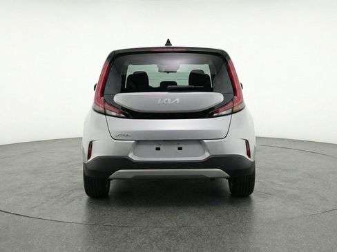 Used 2025 Kia Soul LX w/ LX Technology Package FWD image 6