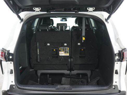 Used 2026 Toyota Sienna XLE Woodland Edition AWD/4WD image 18