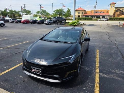 Used 2024 Toyota Prius XLE FWD image 6