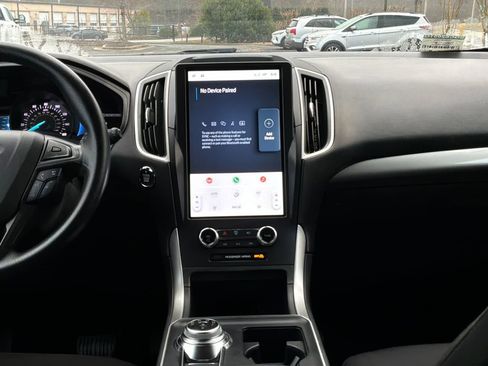 Used 2022 Ford Edge SE w/ Black Appearance Package image 17