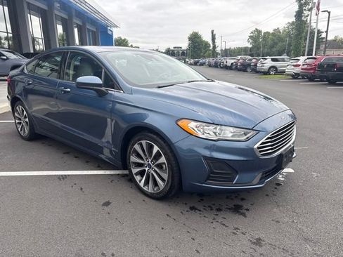 Used 2019 Ford Fusion SE AWD/4WD image 4