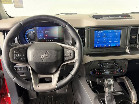 Certified 2022 Ford Bronco Wildtrak image 13