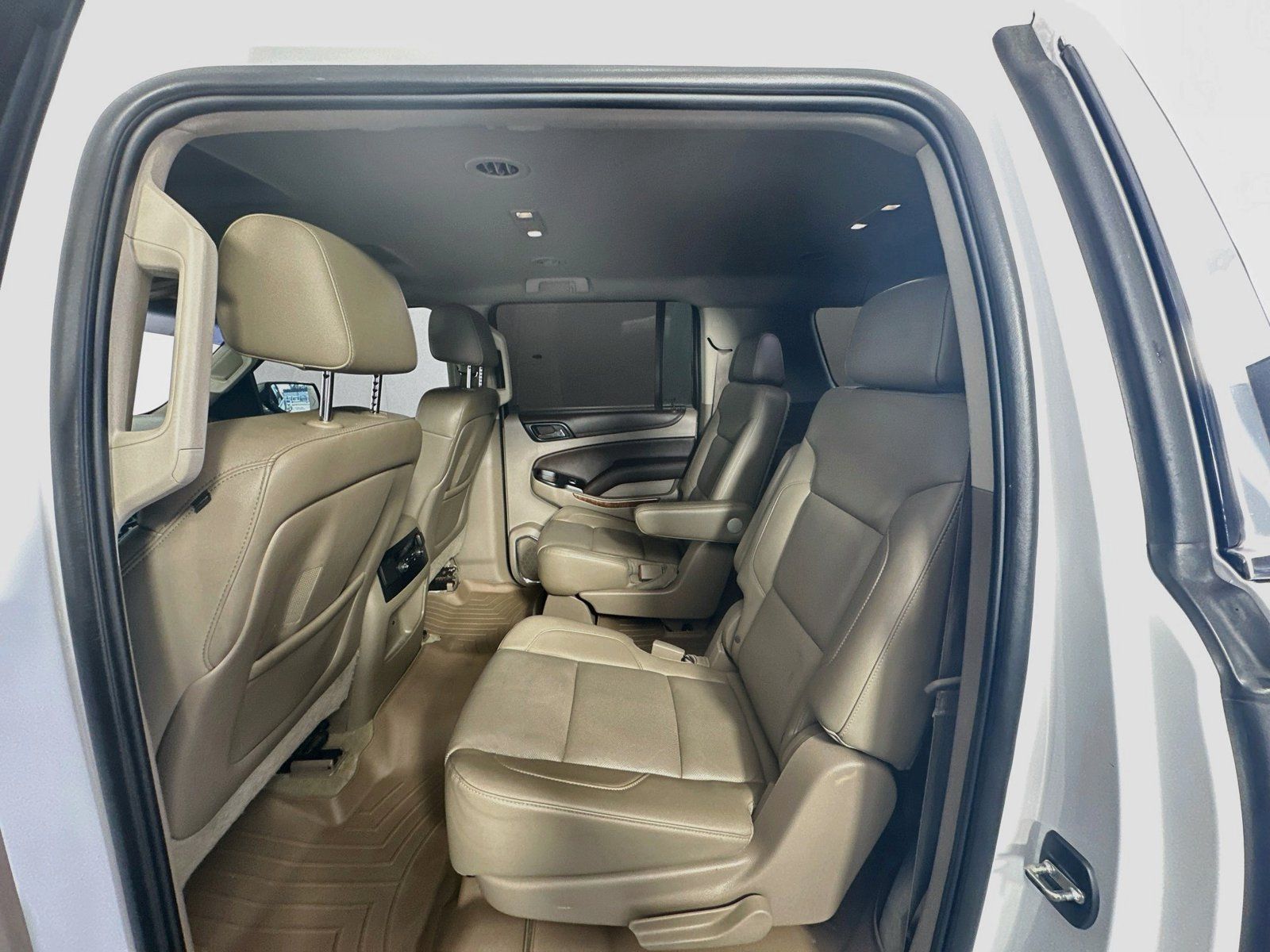 Used 2015 Chevrolet Suburban LTZ w/ Texas Edition RWD image 25