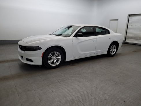 Used 2023 Dodge Charger SXT RWD image 2