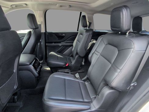 Used 2025 Lincoln Aviator AWD image 36