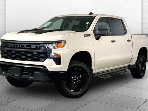 Used 2026 Chevrolet Silverado 1500 Custom Trail Boss w/ Dark Appearance Package AWD/4WD image 12