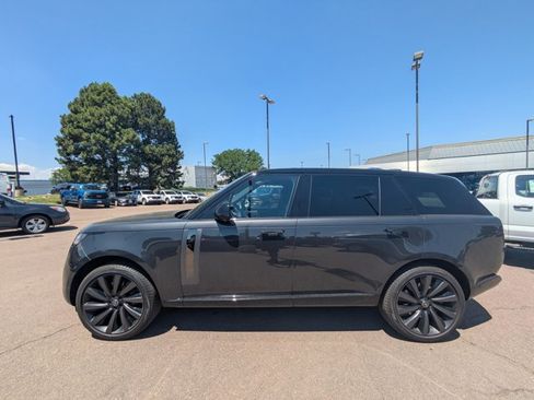 Used 2024 Land Rover Range Rover SV AWD/4WD image 8