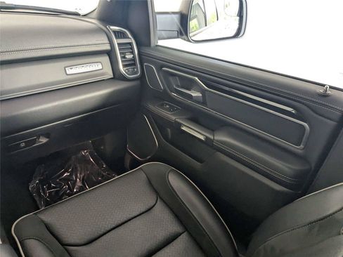 Used 2022 RAM 1500 Laramie AWD/4WD image 38