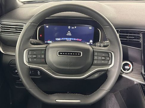 Used 2024 Jeep Wagoneer L Series II image 25