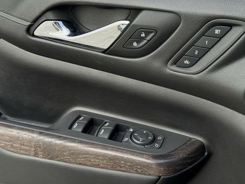 Used 2023 GMC Acadia Denali w/ Denali Technology Package image 24