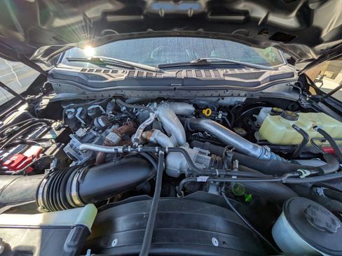 Certified 2022 Ford F250 Platinum w/ Tremor Off-Road Package image 5