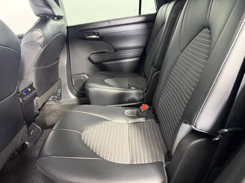 Used 2023 Toyota Highlander XSE AWD/4WD image 26
