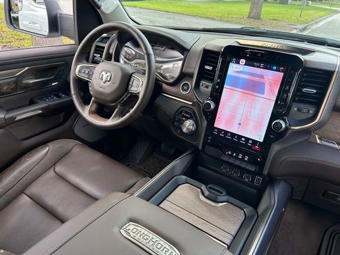 Used 2025 RAM 1500 Limited image 10