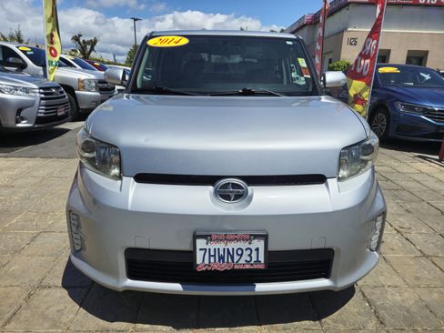 Used 2014 Scion xB HATCHBACK 4D image 3
