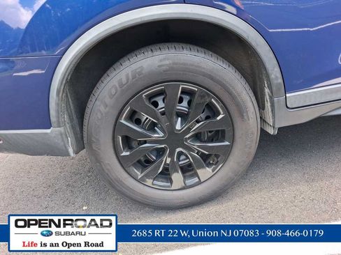 Used 2017 Nissan Rogue S w/ Appearance Package AWD/4WD image 38