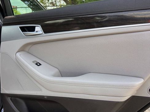 Used 2018 Genesis G80 3.8 RWD image 18