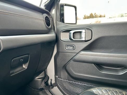 Used 2022 Jeep Gladiator Overland image 18