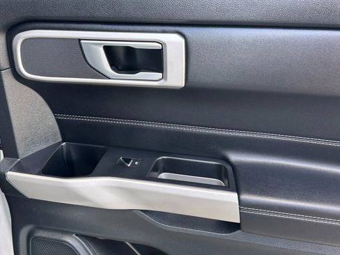 Used 2022 Ford Explorer XLT w/ Equipment Group 202A image 25