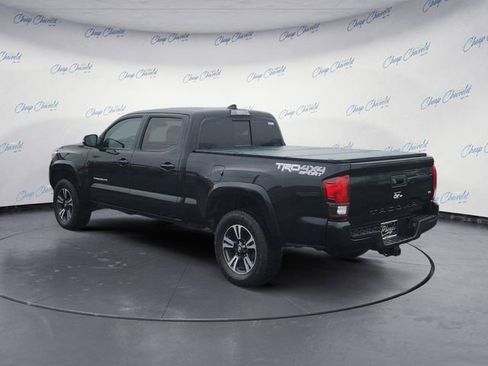Used 2019 Toyota Tacoma TRD Sport AWD/4WD image 3