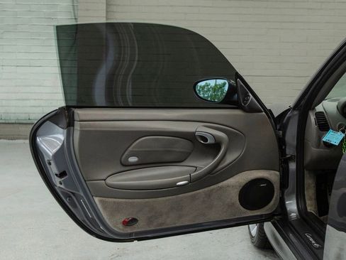 Used 2003 Porsche 911 Carrera 4S AWD/4WD image 29