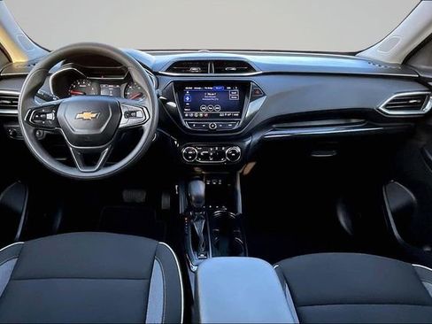 Used 2023 Chevrolet TrailBlazer LT w/ Convenience Package image 7