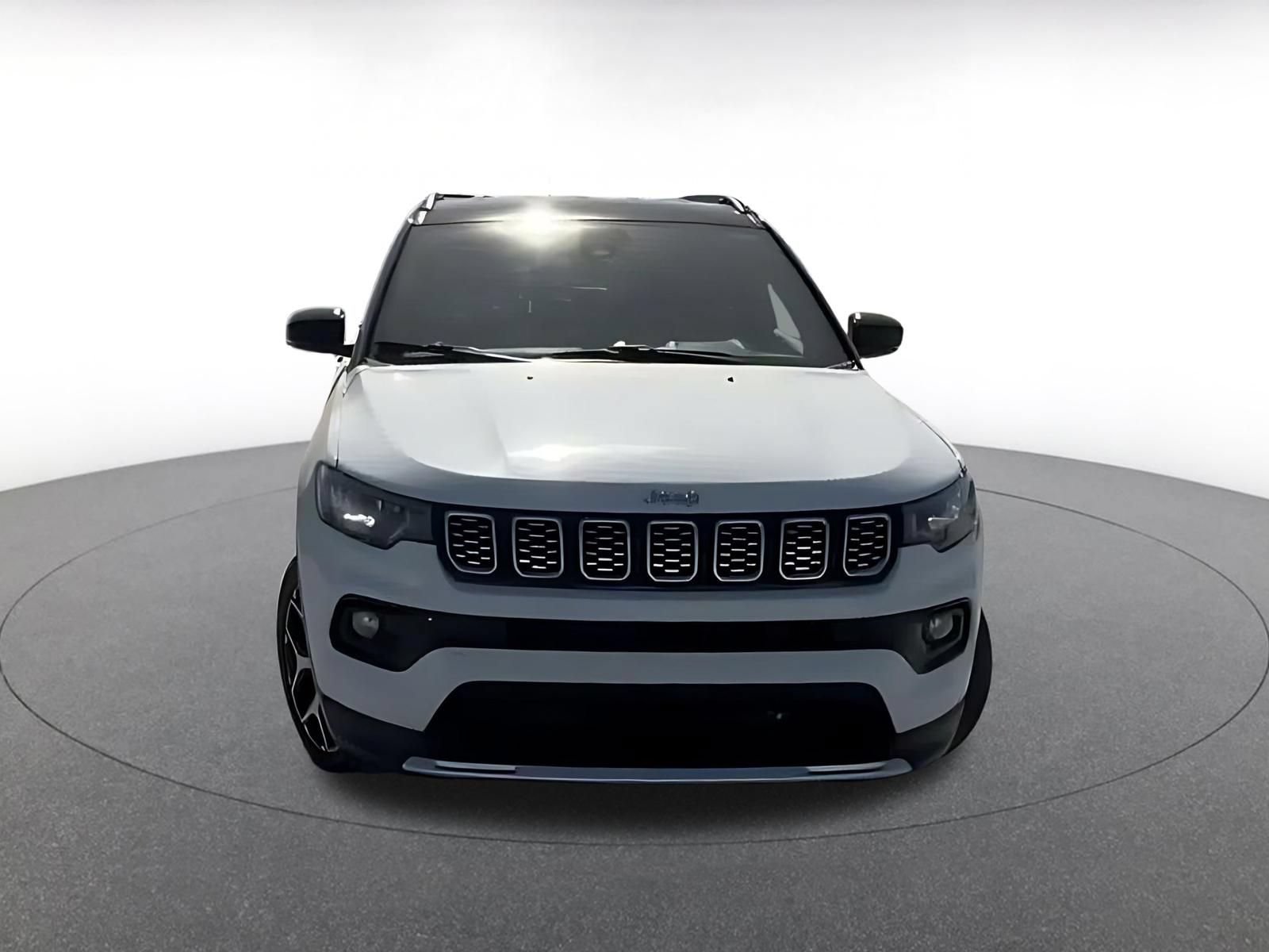 Used 2025 Jeep Compass Limited AWD/4WD image 3